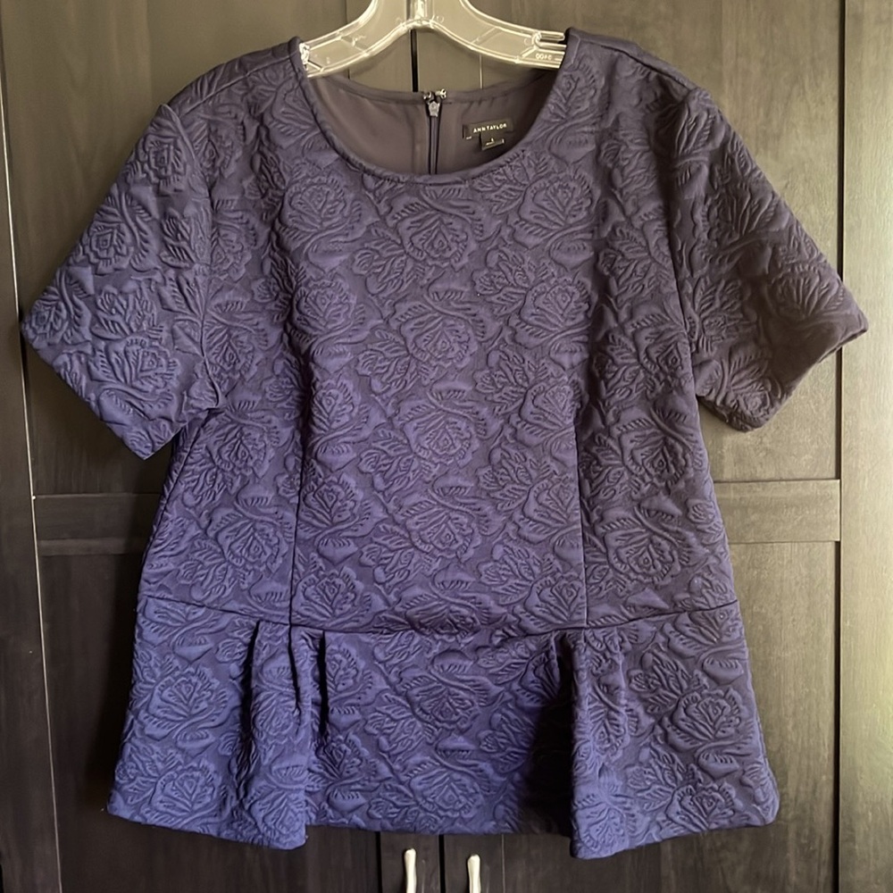 ANN TAYLOR navy blue flower shirt